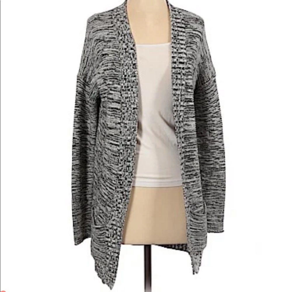✨ Express Black & White Cardigan✨ Size:S